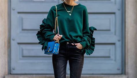 Guida pratica su come abbinare un maglione verde per uomini.